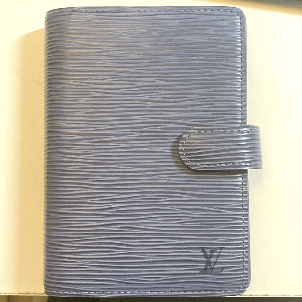 Louis Vuitton Epi leather small ring agenda cover